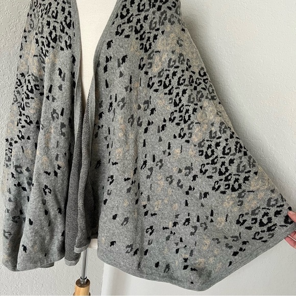 CAbi Grey Leopard Print Poncho Sweater One Size Cotton Open Front Cozy Lounge - Picture 4 of 7